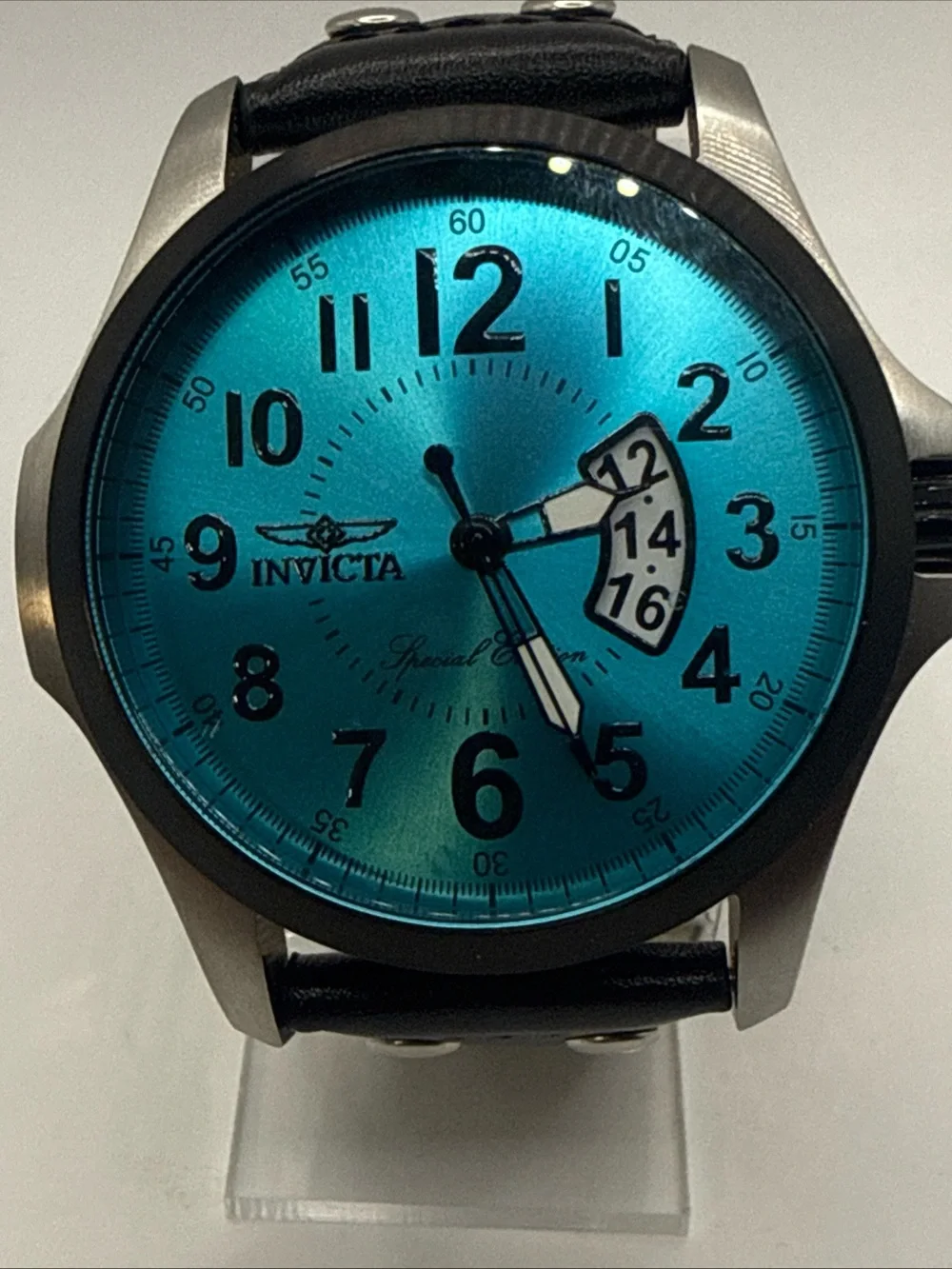 Invicta Specialty 18662 is a men's quartz timepiece New Battery Light Blue